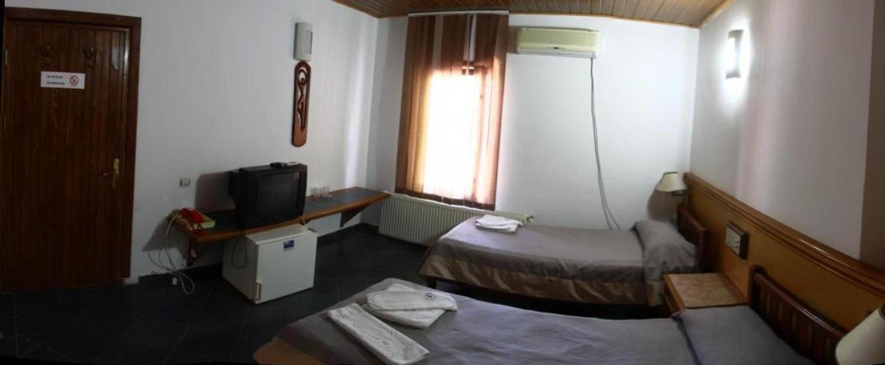 Albatros Hotel Calarasi  Bagian luar foto