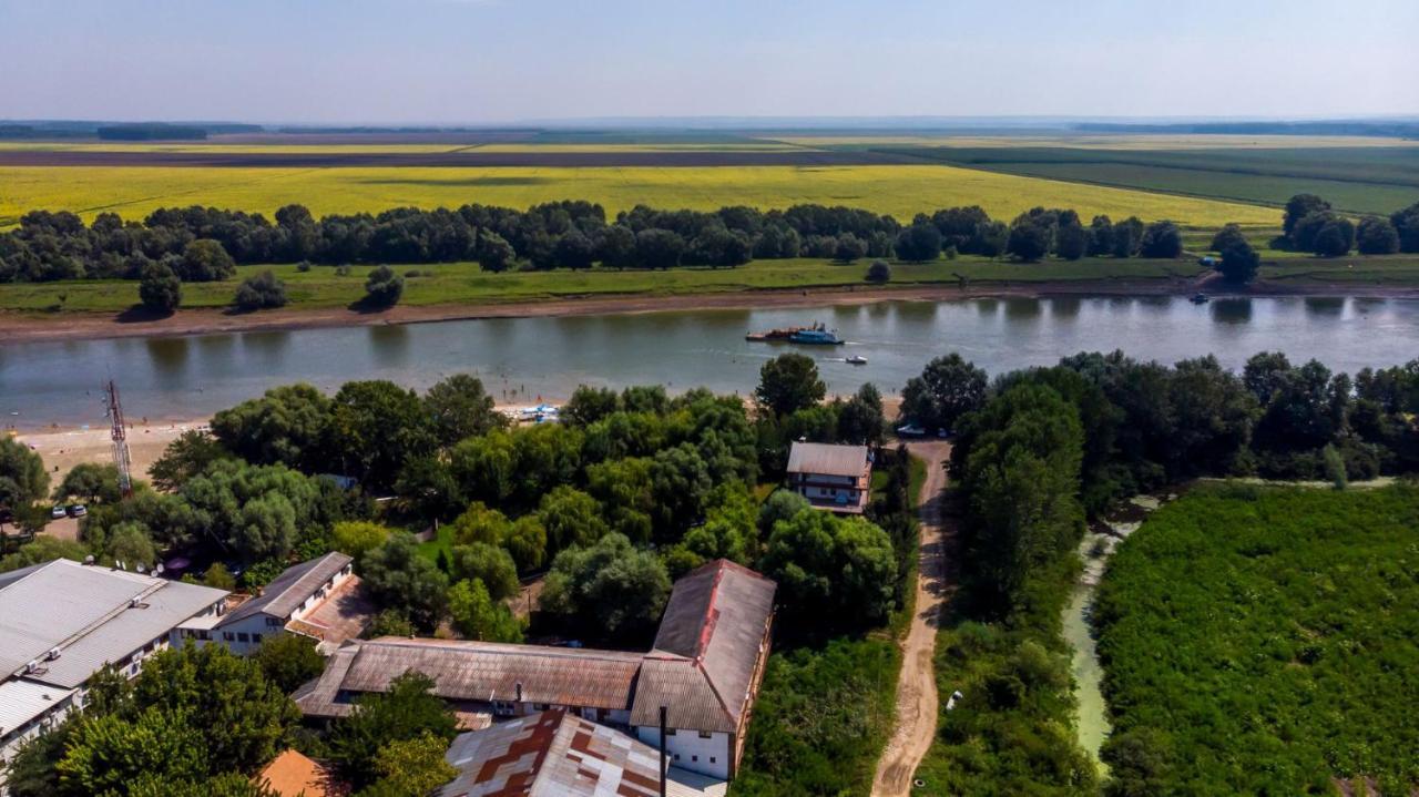 Albatros Hotel Calarasi  Bagian luar foto